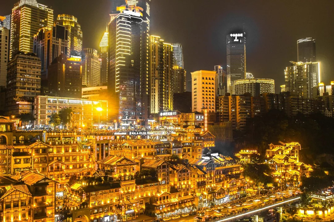 外交部发言人就重庆相关评论文章发表看法